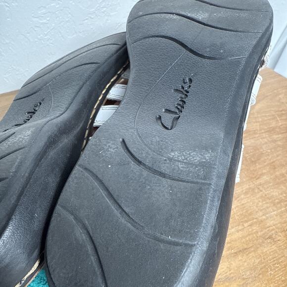 Clarks White Sandals Size 9 Leisa Grace Tri-Strap Hook Loop Open Easy On Shoes - Picture 8 of 11